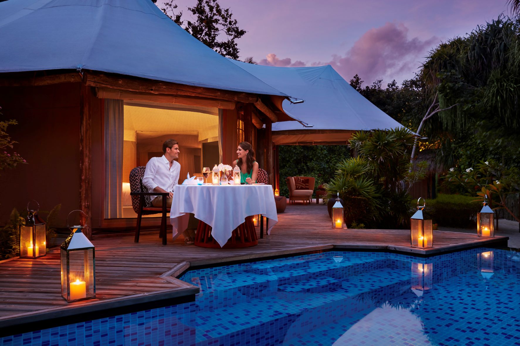 Fairmont Maldives - Tented Jungle Villa Dining