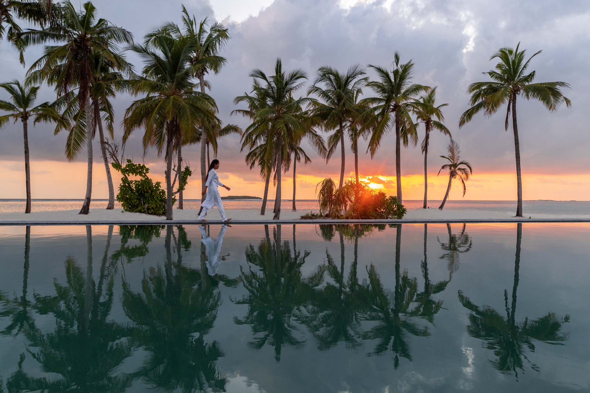 Alila Kothaifaru Maldives - Infinity Pool (1)