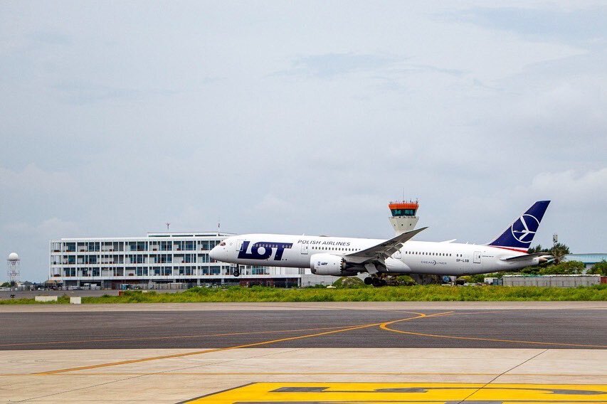 LOT airline