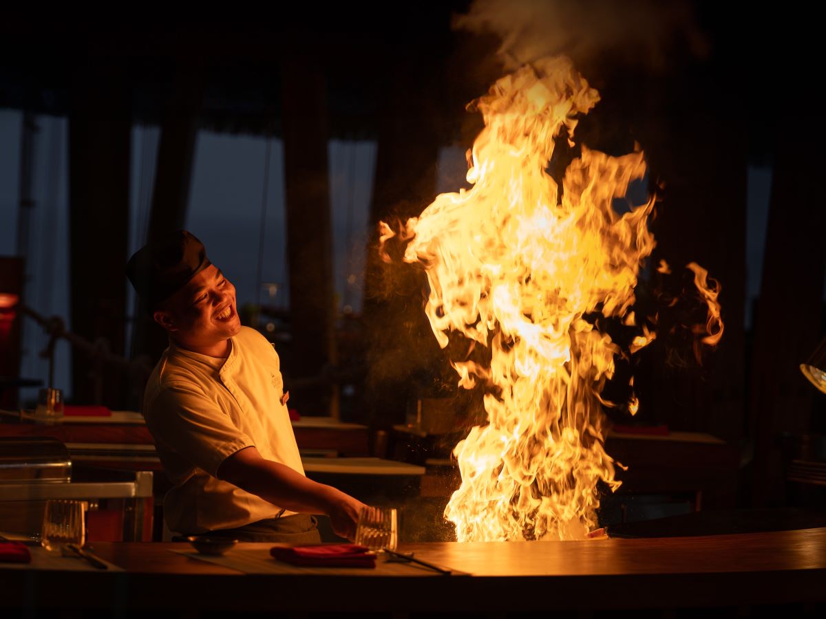 Anantara Kihavah Maldives’ Over Water Teppanyaki Restaurant Reopens ...