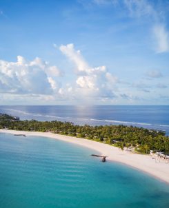 The Ritz Carlton Maldives, Fari Islands Sunset Beach