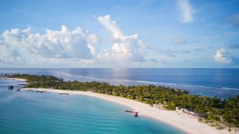 The Ritz Carlton Maldives, Fari Islands Sunset Beach
