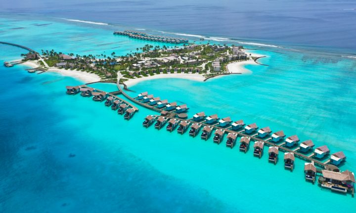 Batch Hrhm Aerial Waterbungalows Island (1)