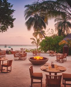 Batch Halaveli Maldives 2016 Meeru Restaurant 01 Hd Original