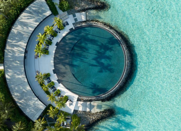 Batch The Ritz Carlton Maldives, Fari Islands Eau Bar Pool
