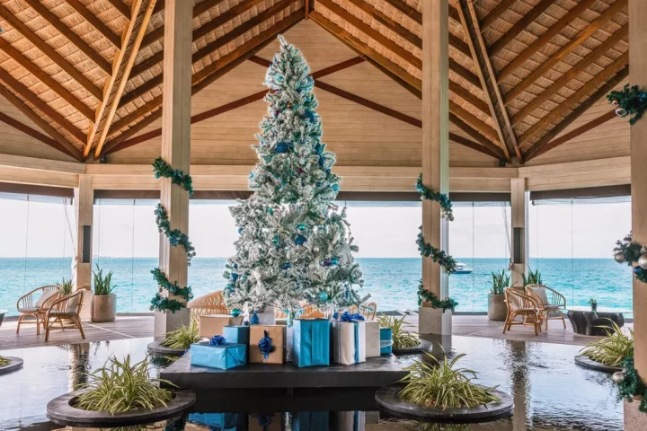 Hilton Maldives A Christmas Welcome At Reception 1024x683