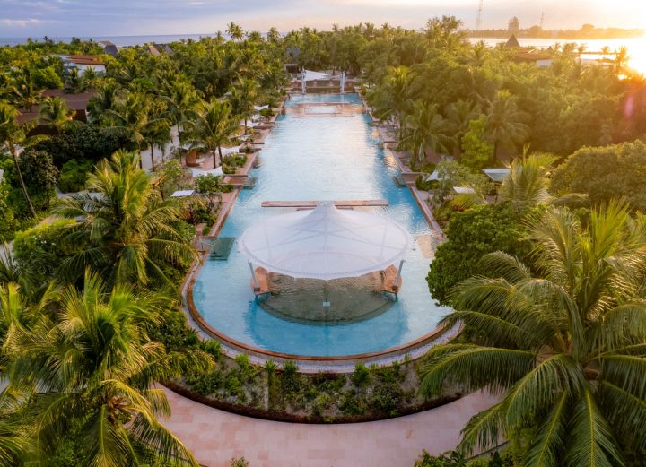 Batch The Pool Kuda Villingili