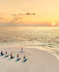 Jumeirah Olhahali Island Sandbank Yoga
