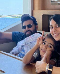Rohit Sharma And His Family In Maldives 144003755 16x9 0 Ezgif.com Webp To Jpg Converter