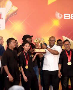 1b907ae6 0673 40af 98c8 9ca4ec054b9c