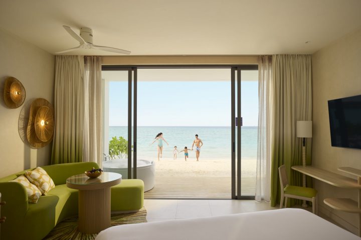 Cmlm Mirage Beachfront Jacuzzi 03