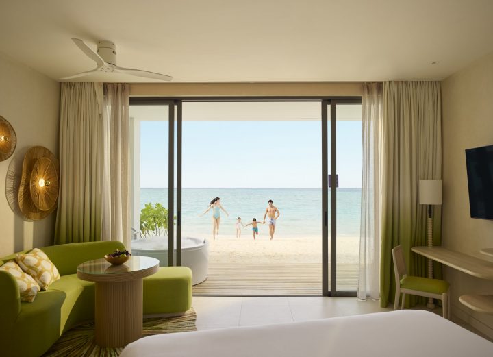 Cmlm Mirage Beachfront Jacuzzi 03