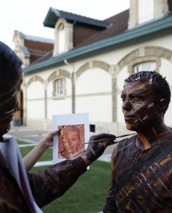 Ruinart Liu Bolin Gyropalettes 3971