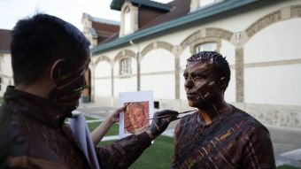 Ruinart Liu Bolin Gyropalettes 3971