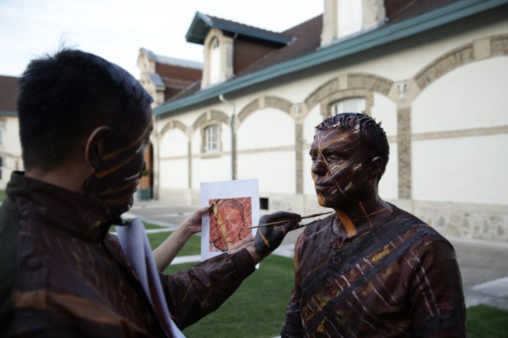 Ruinart Liu Bolin Gyropalettes 3971