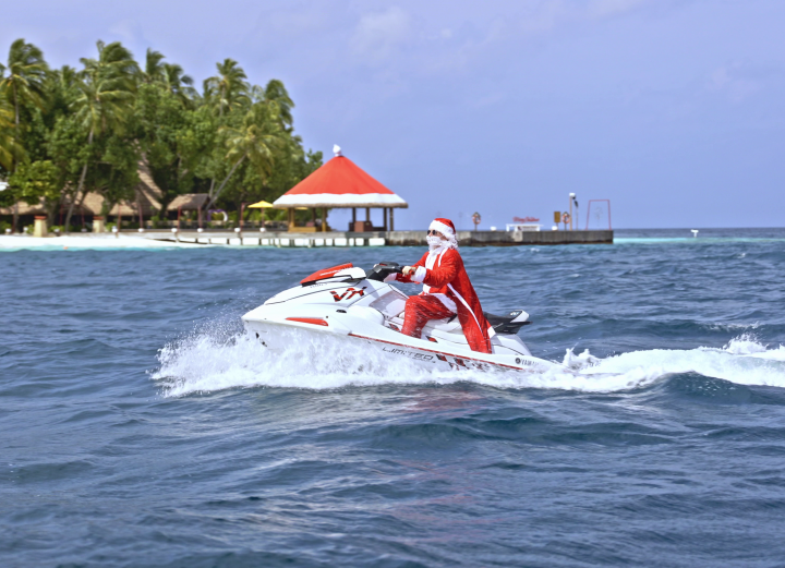 Festive Splash At Dhawa Ihuru