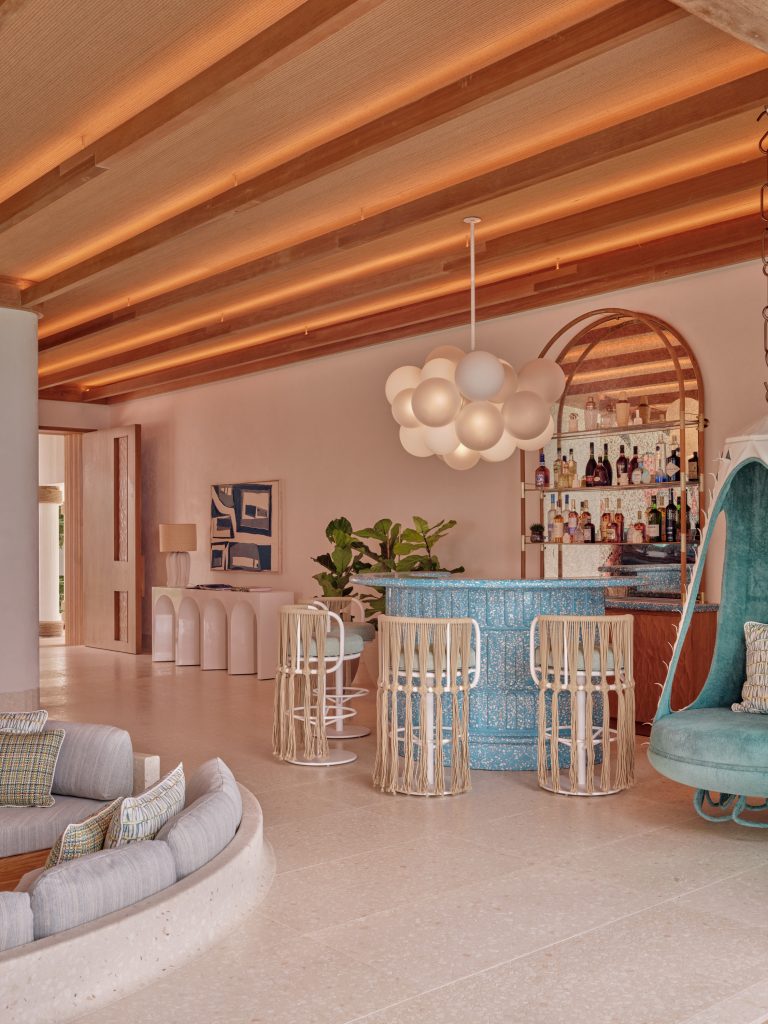 Here Mockup Bar & Living Area