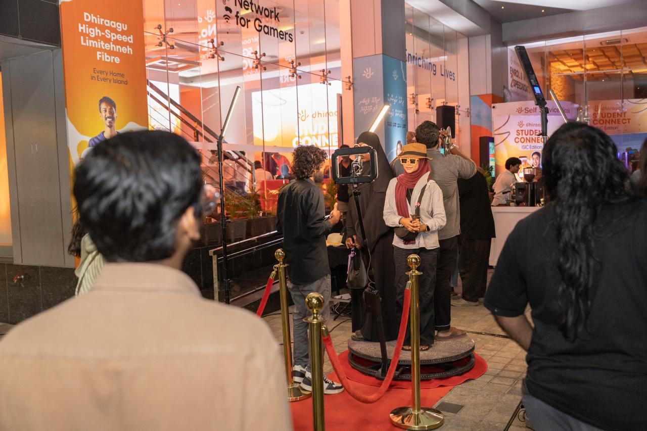 Dhiraagu marks International Day of Education with student connect initiative