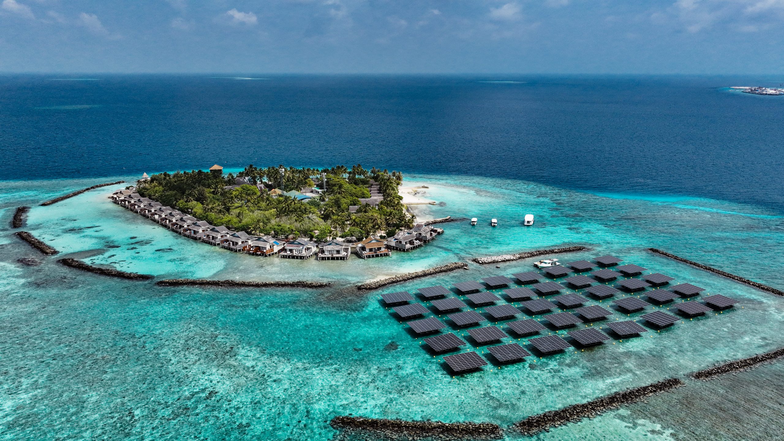 Taj Coral Reef Maldives commissions floating solar park