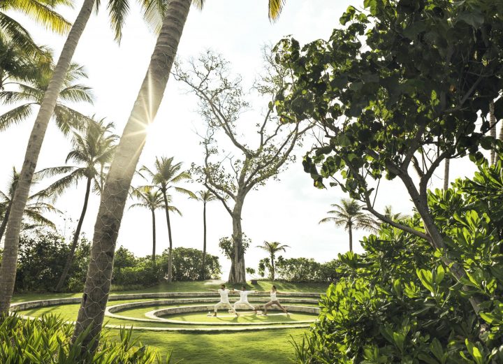 The Ritz Carlton Maldives, Fari Islands Experiences Sunrise Yoga