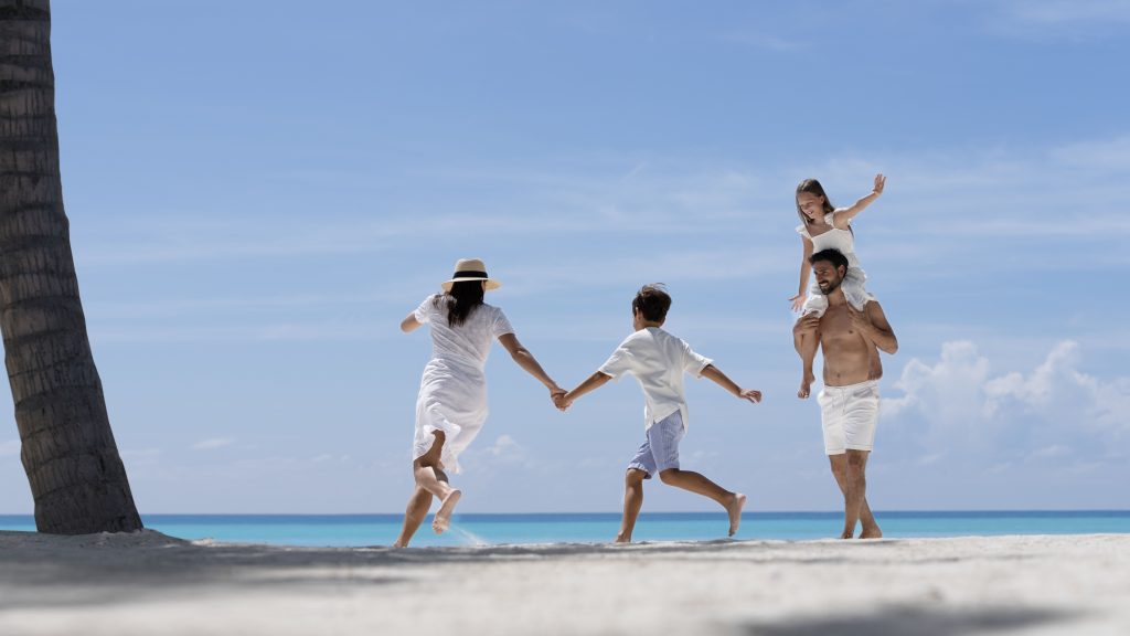 The Ritz Carlton Maldives, Fari Islands Island Lifestyle (1)