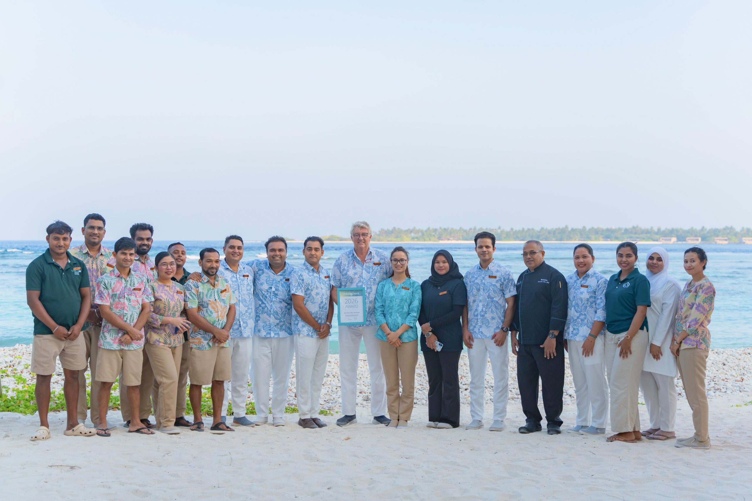 COLOURS OF OBLU resorts earn HolidayCheck and DERTOUR awards