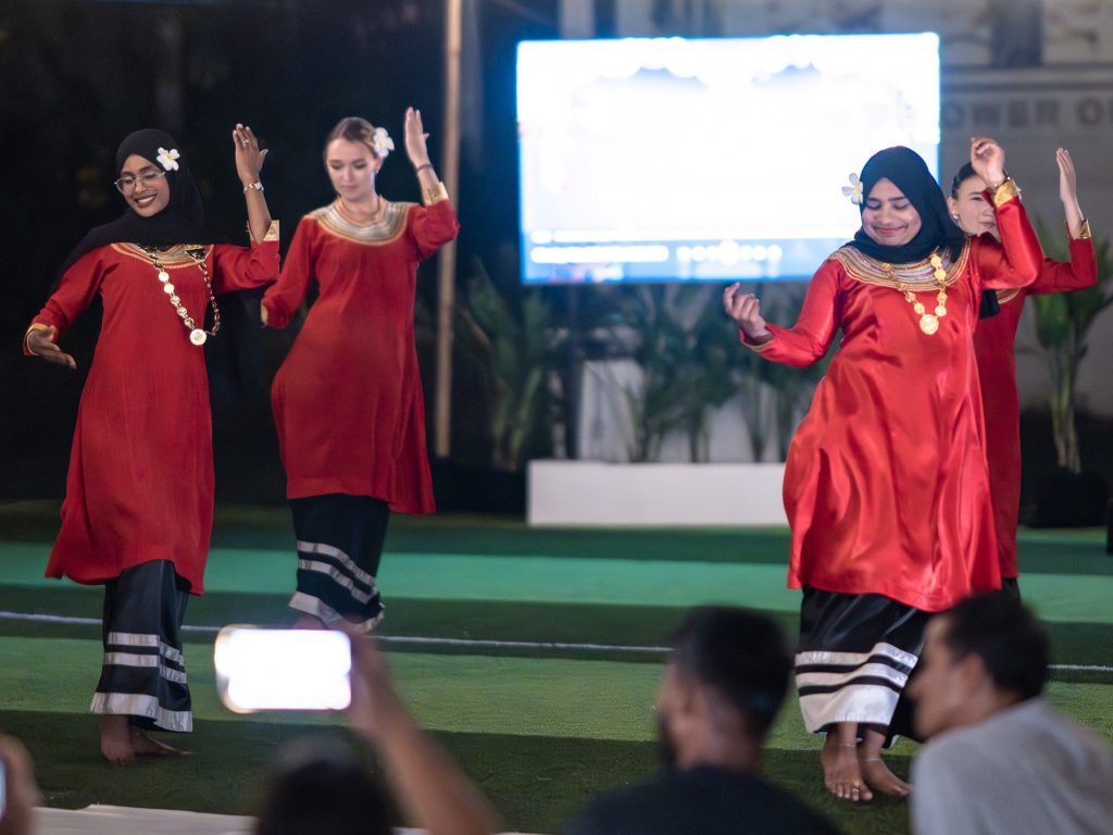 Sheraton Maldives Full Moon Resort & Spa Maldivian Traditional Dance