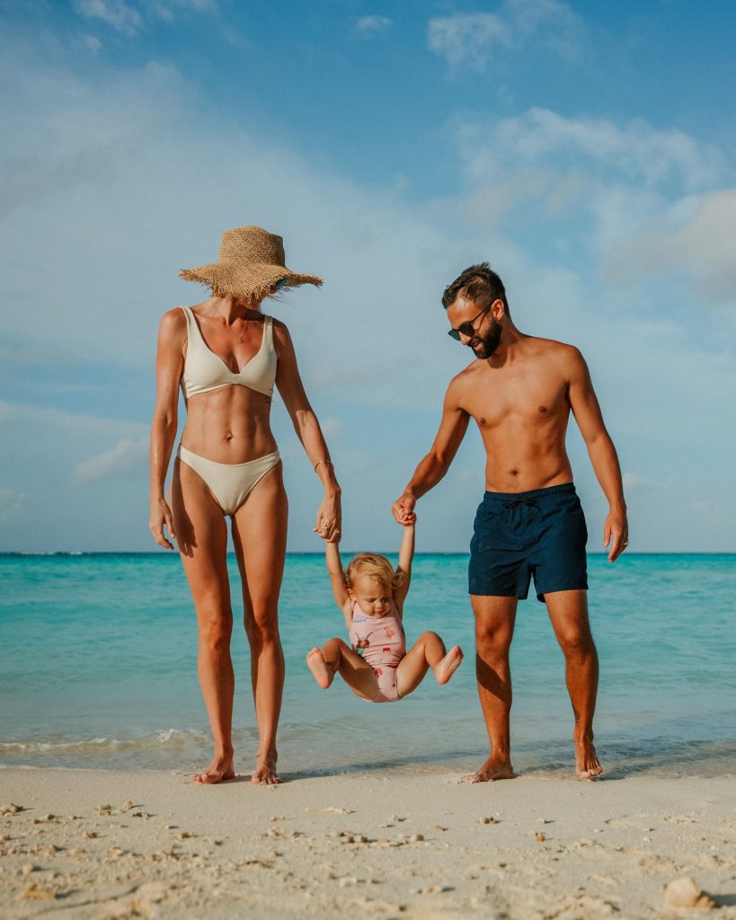 Villa Park Lifestyle Family at the Beach Large