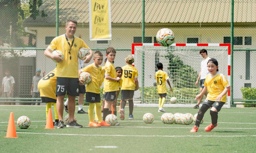 Batch Avani+ Fares Maldives Resort Kids’ Football Camp Michael Owen 2026 Day One