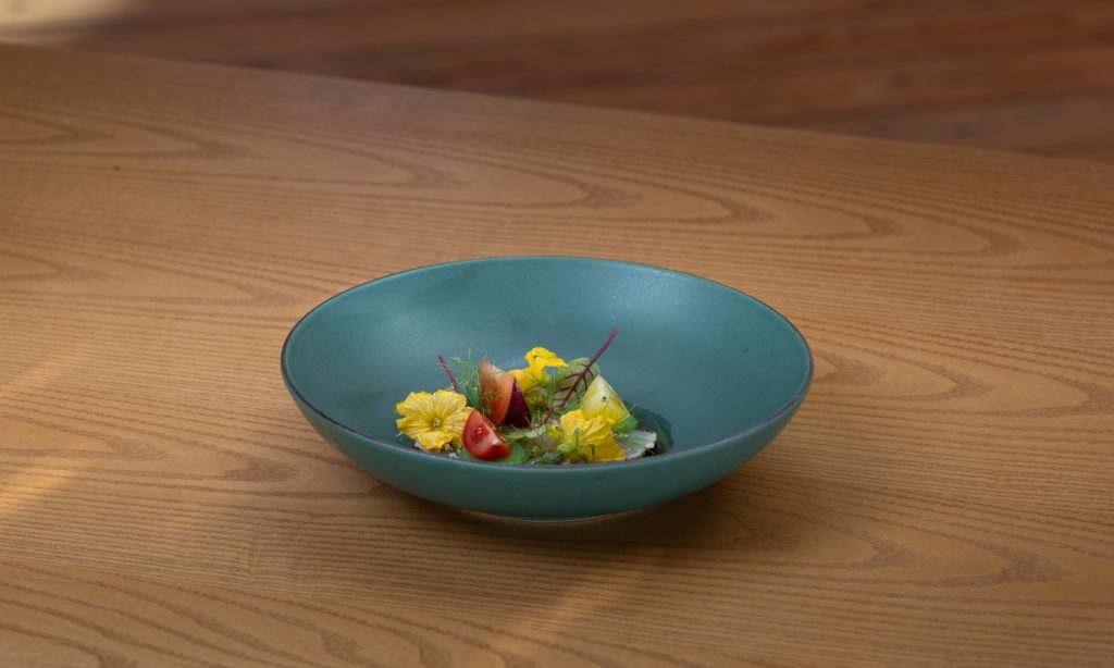 Batch Onda Wahoo carpaccio, black pepper, tomato