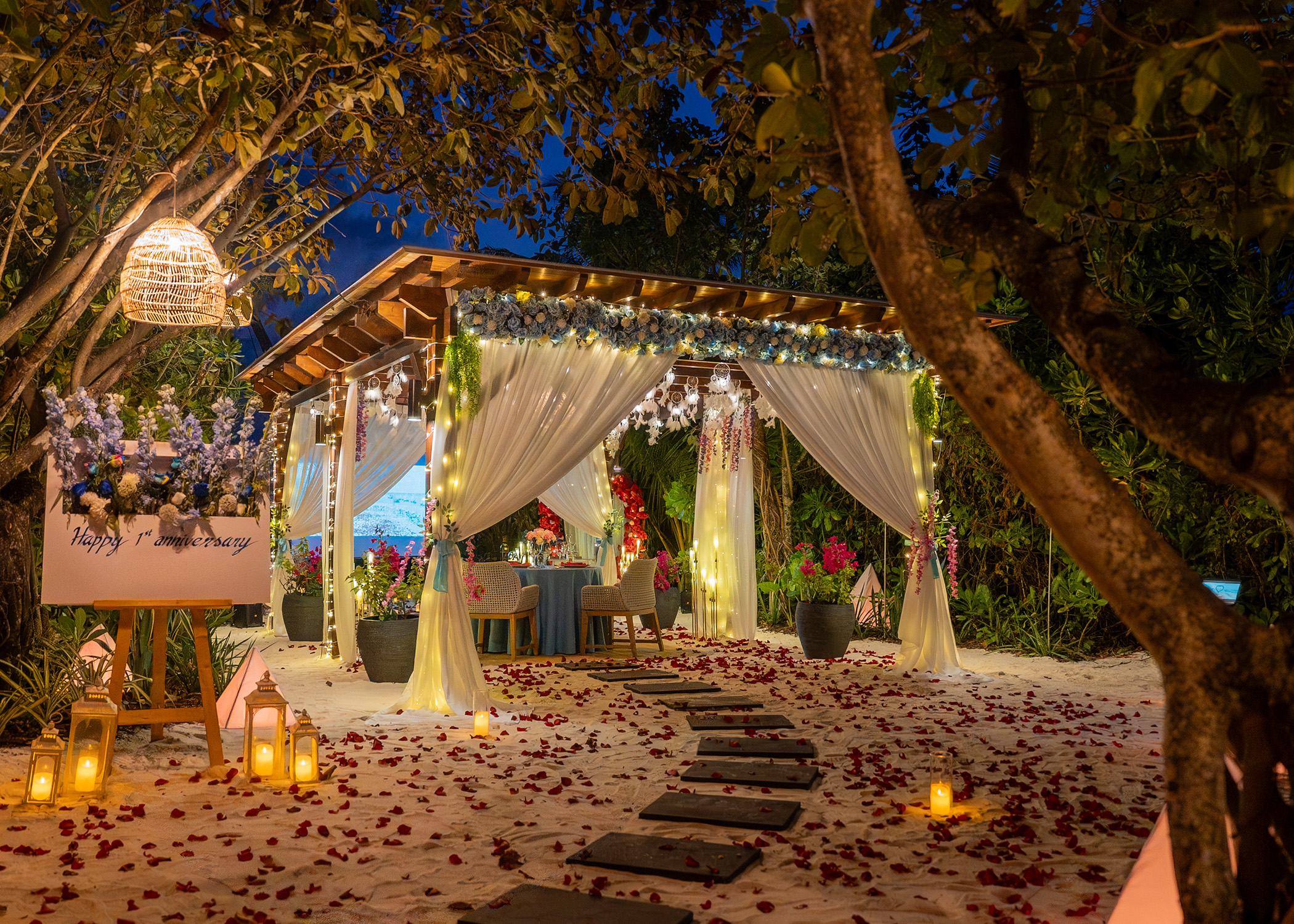 Kuredhivaru Resort & Spa launches ‘Secret Garden’ dining experience