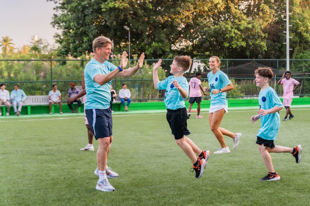 Batch Sirru Fen Fushi Private Lagoon Resort Hosts Marcus Allbäck (2)