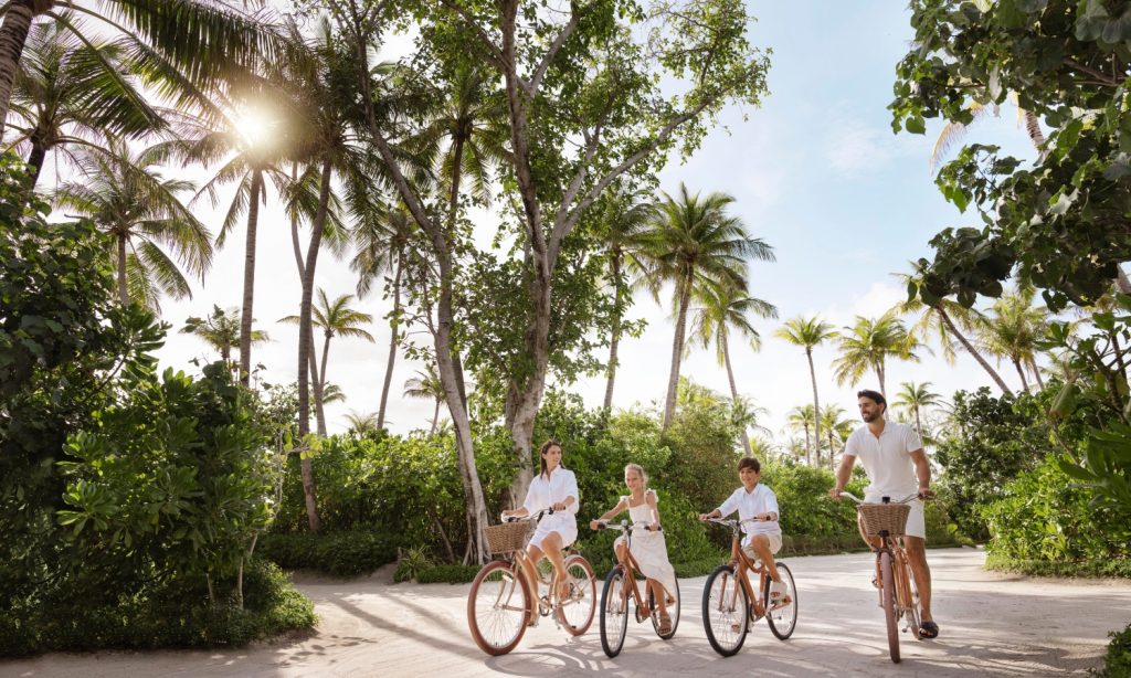 Batch The Ritz Carlton Maldives, Fari Islands Family on Bikes