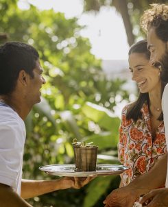 MIL WeclomeDrink Couple2