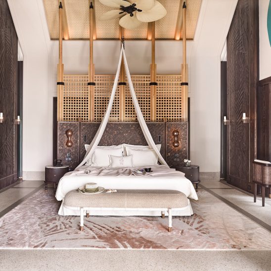Luxury Beach Villa with Pool Bed