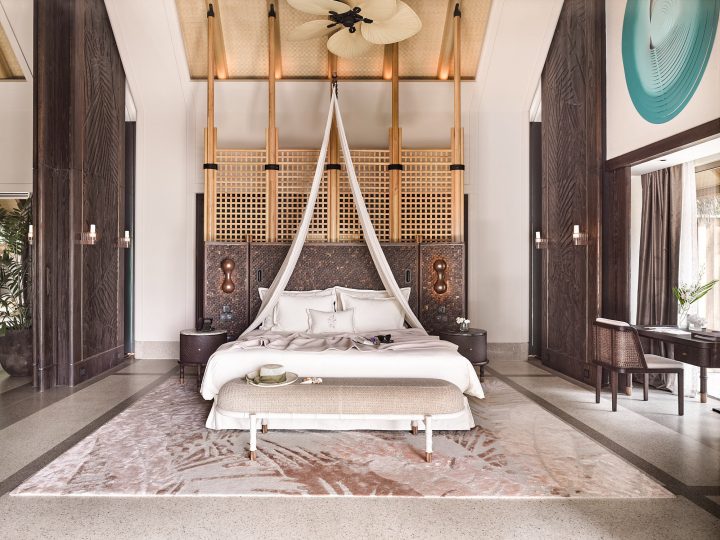 Luxury Beach Villa with Pool Bed