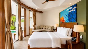 Batch Angsana Velavaru Beach Infinity Pool Villa