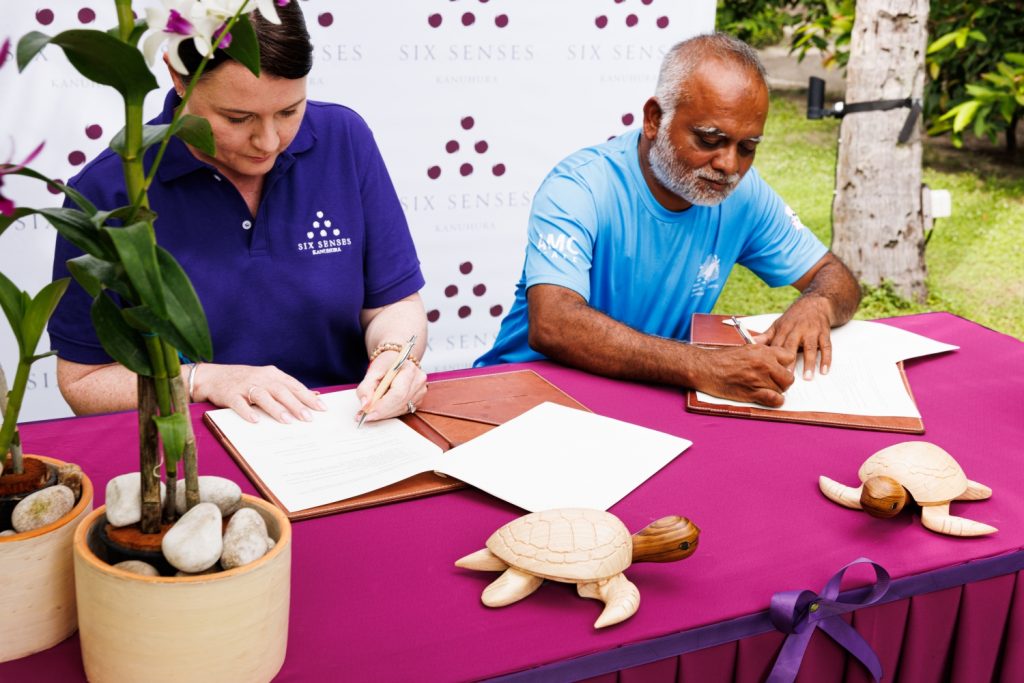 Batch Six Senses Kanuhura Turtle Festival Sponsor Signing Moment1
