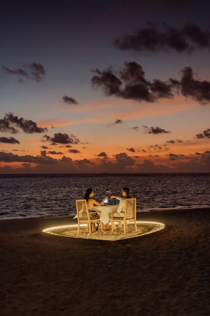 NovaRomanticBeachDinnerLarge1