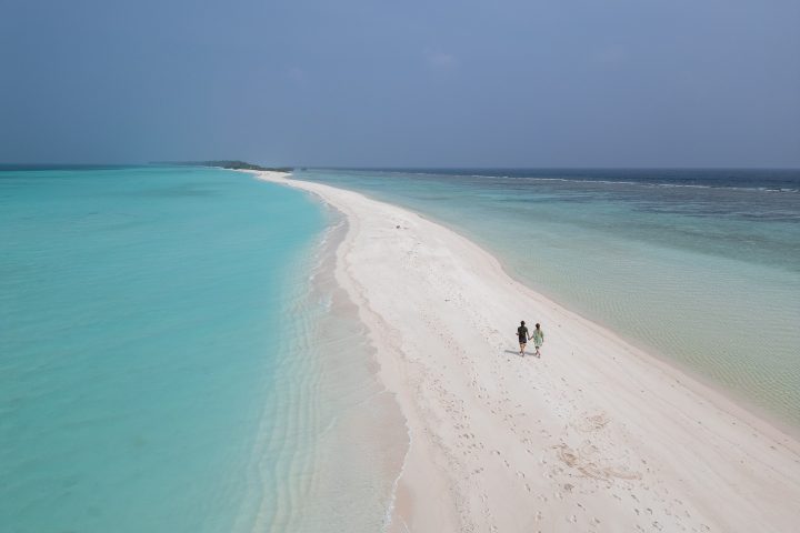 Aerial dhigurah sandbank couple