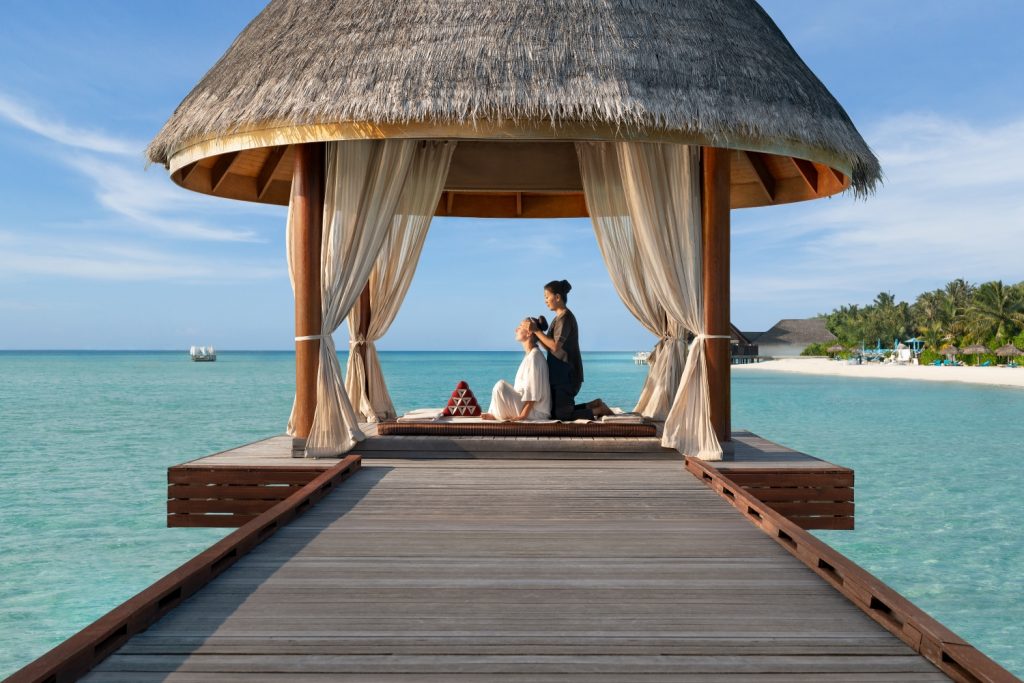 Batch Anantara Dhigu Maldives Resort Spa Couple Inside a Sala