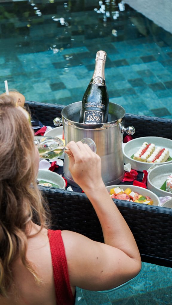 Batch MLDAL Alila Kothaifaru Maldives Floating Lunch with Champagne
