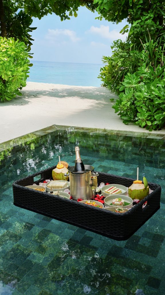 Batch MLDAL Alila Kothaifaru Maldives Floating Lunch with Champagne