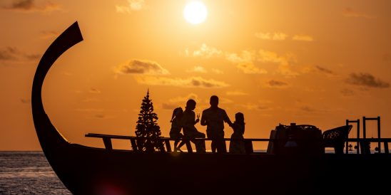 Batch OZEN RESERVE BOLIFUSHI Festive Lifestyle Sunset