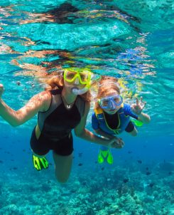 Batch kid underwater