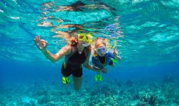 Batch kid underwater