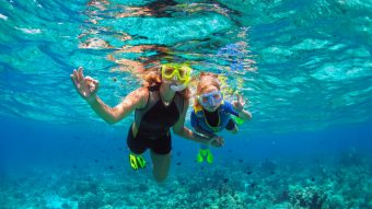 Batch kid underwater