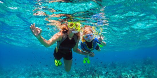 Batch kid underwater