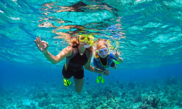 Batch kid underwater
