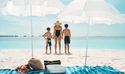 AqB Mum and 2 kids picnic on sandbank